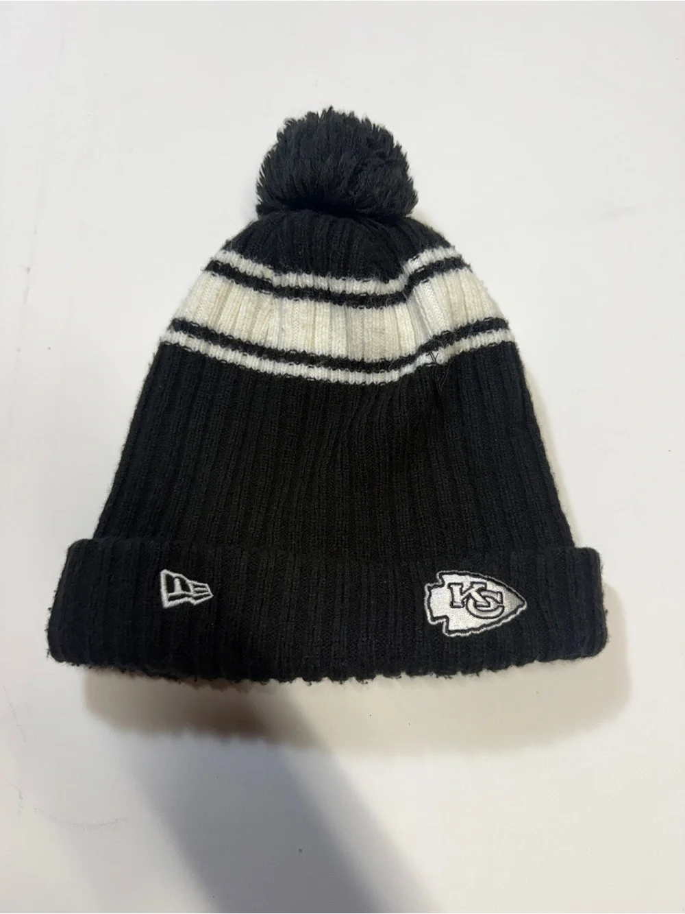 New Era Kids Black & White Kansas City Chiefs Pom Beanie